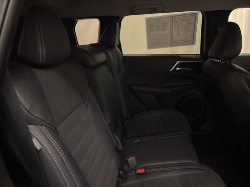 Used 2024 Mitsubishi Outlander SE image 22