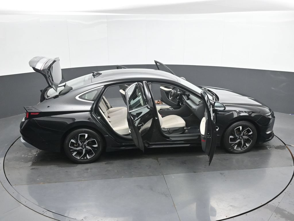 Used 2025 Hyundai Sonata SEL FWD image 49