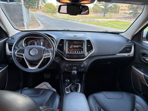 Used 2017 Jeep Cherokee Limited AWD/4WD image 27