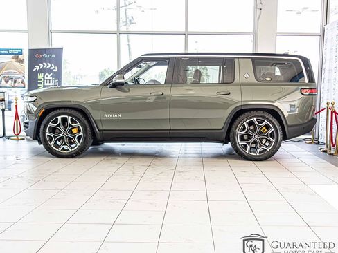 Used 2023 Rivian R1S Launch Edition image 8