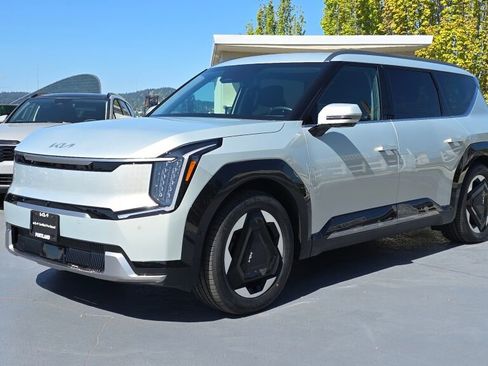 Used 2024 Kia EV9 Land AWD/4WD image 8