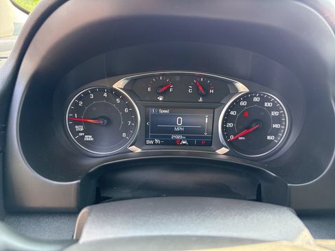 Used 2024 GMC Terrain SLE AWD/4WD image 28