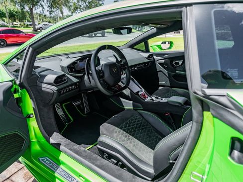 Used 2024 Lamborghini Huracan Tecnica RWD image 21
