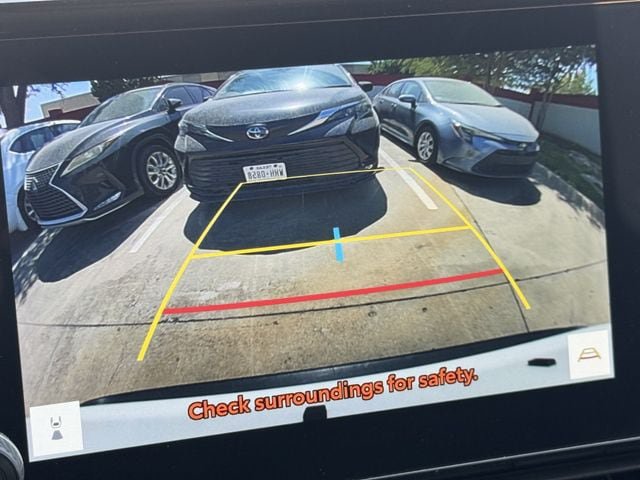 Used 2025 Toyota RAV4 XLE FWD image 18