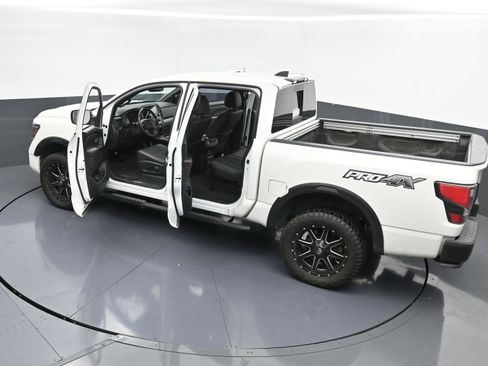 Used 2022 Nissan Titan PRO-4X w/ Pro-4x Utility Package image 41