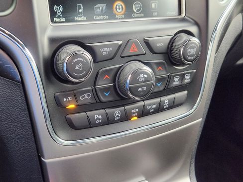 Used 2017 Jeep Grand Cherokee Altitude image 24