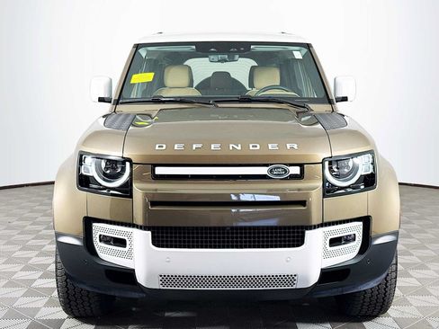 Used 2025 Land Rover Defender 110 S AWD/4WD image 2
