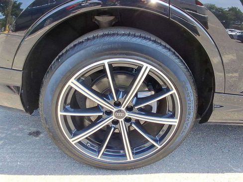 Used 2023 Audi Q7 3.0T Premium Plus w/ Premium Plus Package AWD/4WD image 33