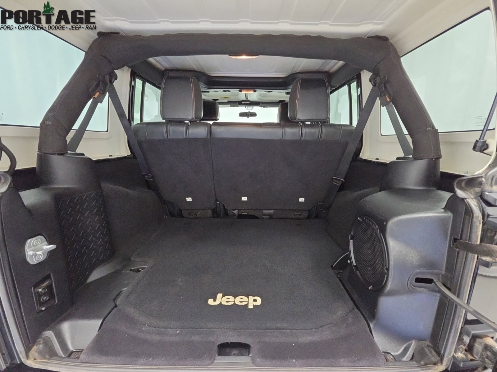 Used 2012 Jeep Wrangler Unlimited Sahara w/ Connectivity Group AWD/4WD image 31