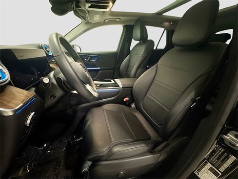 Used 2025 Mercedes-Benz GLC 350e 4MATIC w/ Advanced USB Package image 22