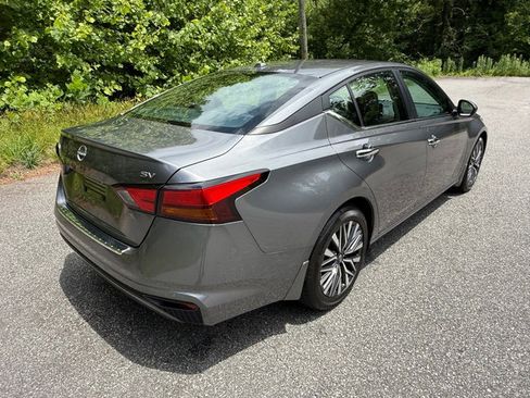 Used 2023 Nissan Altima 2.5 SV FWD image 6