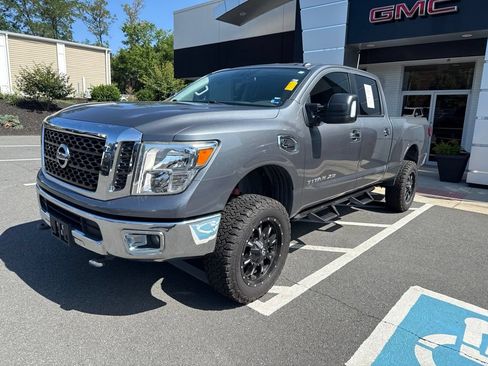 Used 2017 Nissan Titan SV AWD/4WD image 3