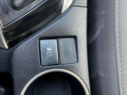 Used 2015 Toyota Corolla LE FWD image 31