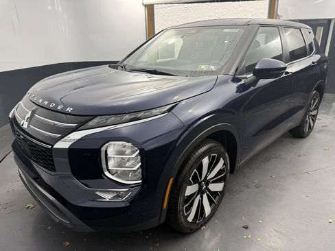 New 2025 Mitsubishi Outlander SE image 7