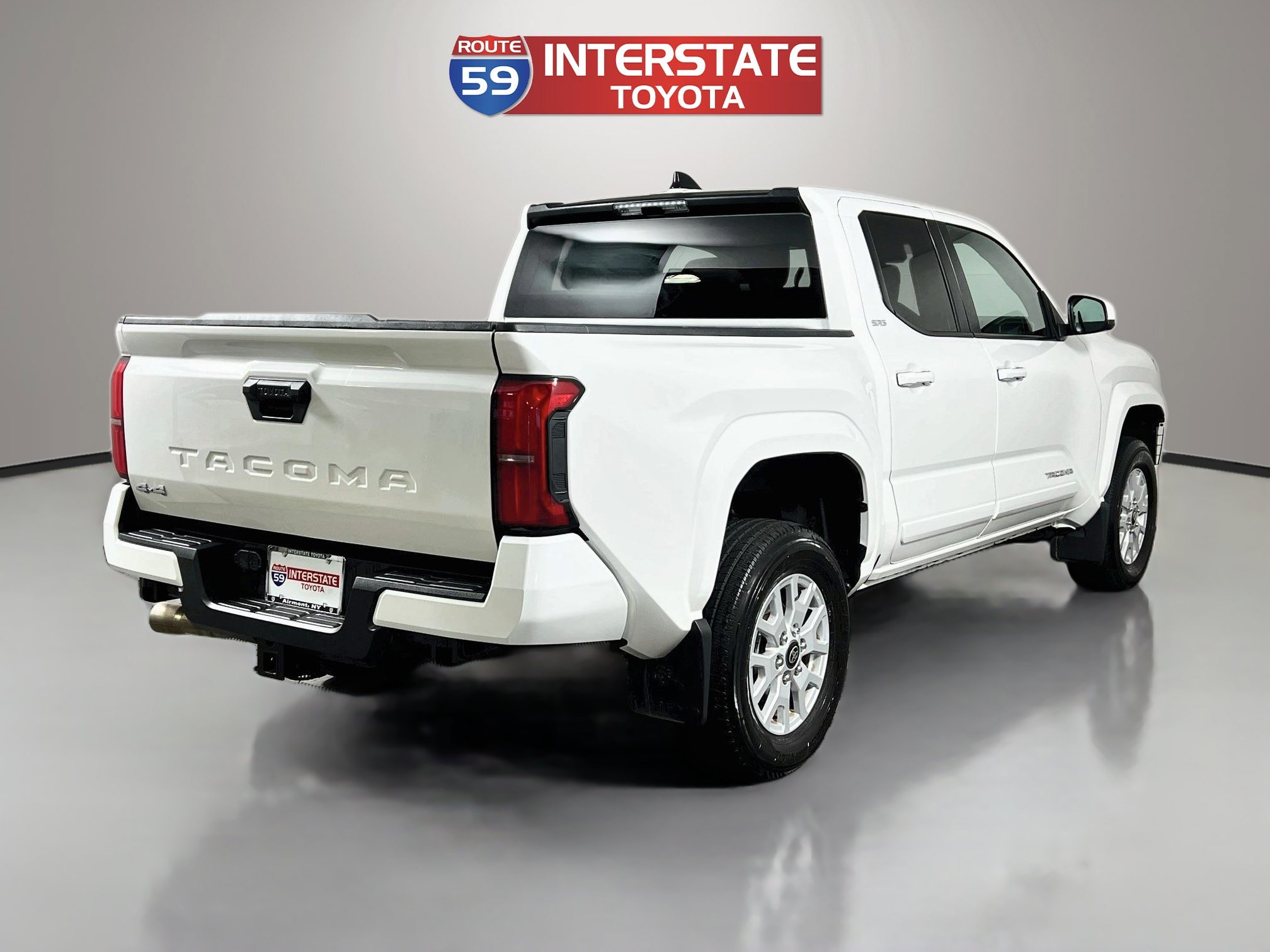 Used 2026 Toyota Tacoma SR5 AWD/4WD image 7