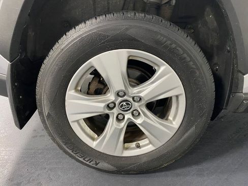 Used 2019 Toyota RAV4 XLE image 16