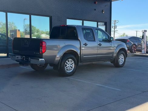 Used 2019 Nissan Frontier SV AWD/4WD image 12