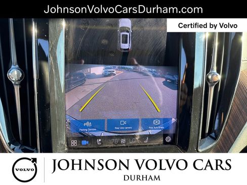 Certified 2022 Volvo XC60 B6 Inscription w/ Climate Package image 16