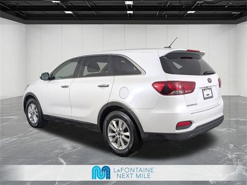 Used 2020 Kia Sorento LX image 3
