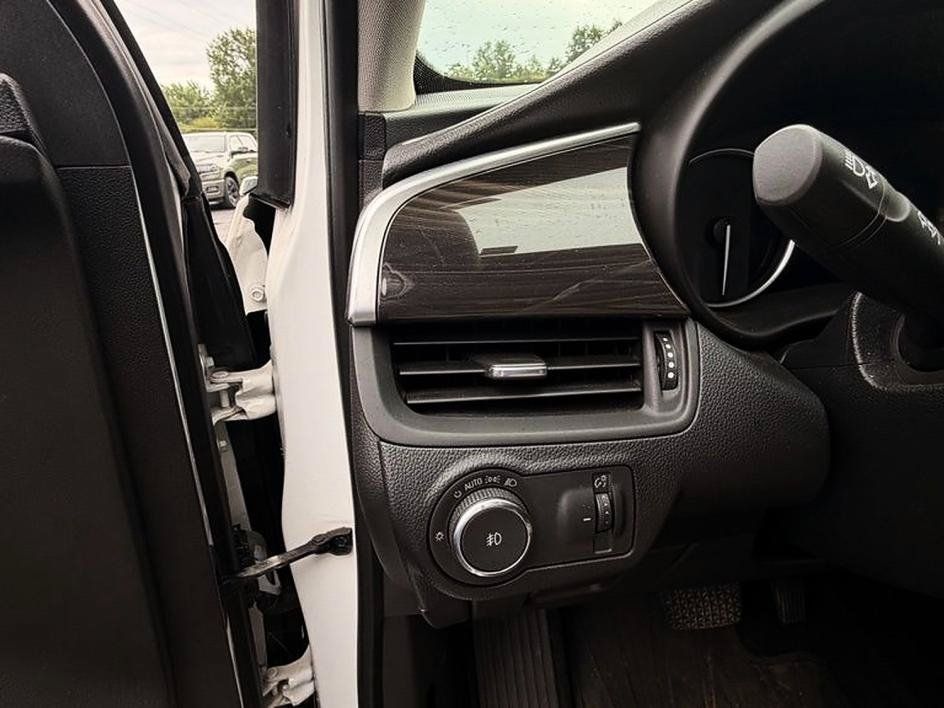 Used 2019 Buick Envision Premium AWD/4WD image 11