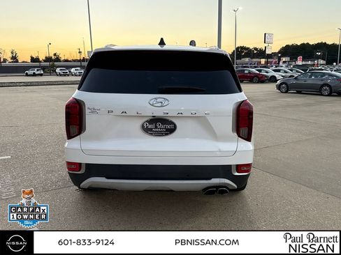 Used 2022 Hyundai Palisade SEL w/ Premium Package FWD image 12