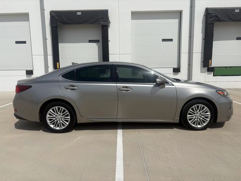 Used 2016 Lexus ES 350 FWD image 3
