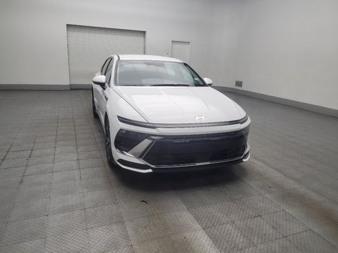 Used 2025 Hyundai Sonata SEL FWD image 13