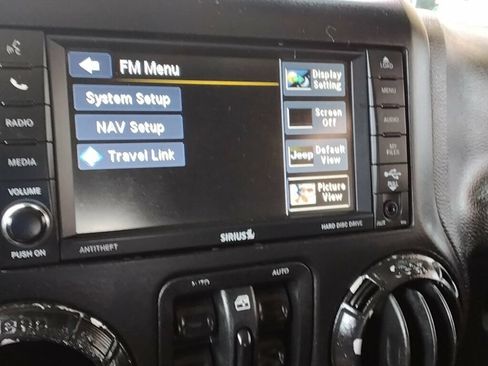Used 2015 Jeep Wrangler Unlimited Sahara w/ Connectivity Group AWD/4WD image 20