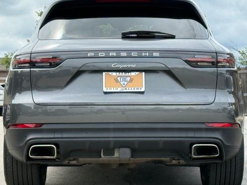 Used 2021 Porsche Cayenne image 3