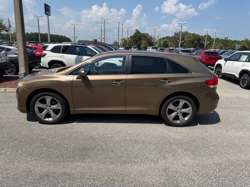 Used 2012 Toyota Venza Limited AWD/4WD image 10
