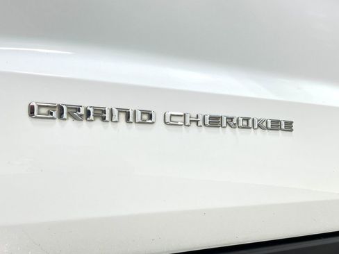 Used 2016 Jeep Grand Cherokee Limited AWD/4WD image 39