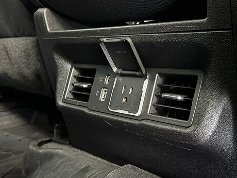 Used 2023 GMC Sierra 1500 SLE image 32