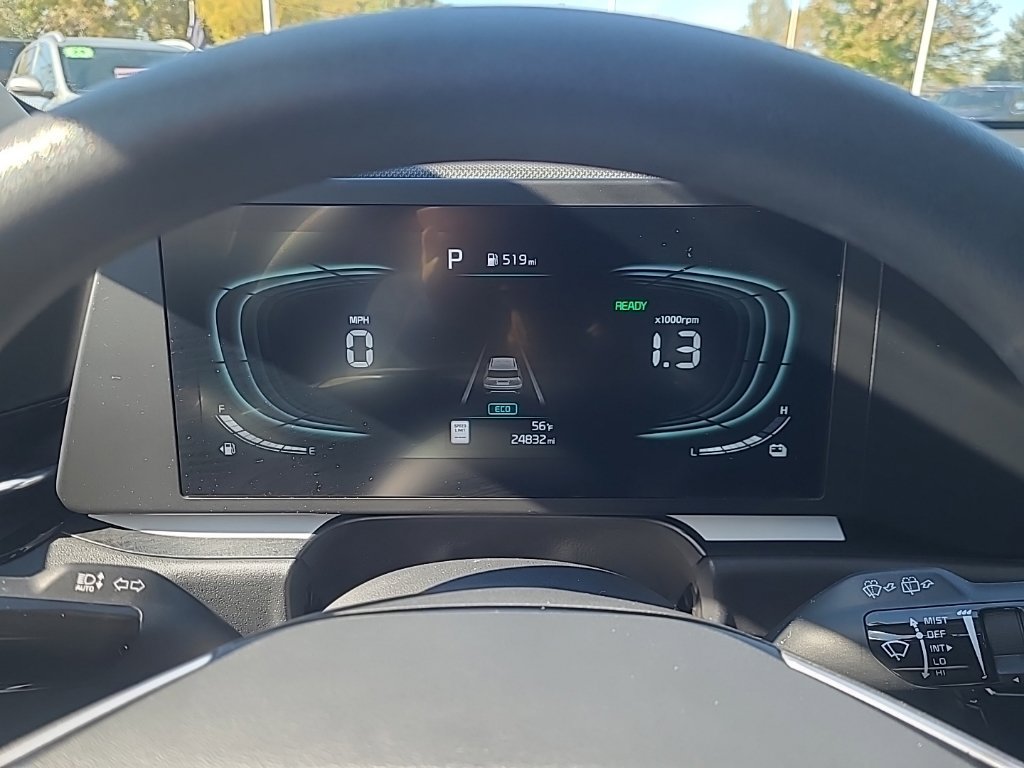 Certified 2025 Kia Niro LX FWD image 18