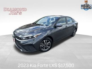 Used 2023 Kia Forte LXS w/ LXS Technology Package video 1