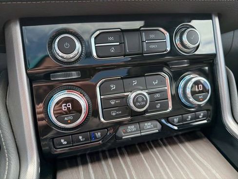 Used 2023 GMC Yukon XL Denali w/ Denali Reserve Package AWD/4WD image 23