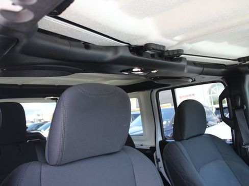 Used 2019 Jeep Wrangler Unlimited Sport S AWD/4WD image 30