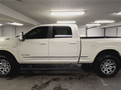 Used 2023 RAM 3500 Limited image 41