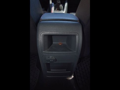 Used 2016 Volkswagen Jetta GLI SEL FWD image 27