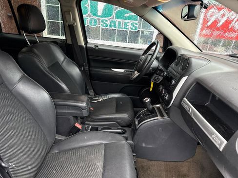 Used 2015 Jeep Compass Latitude AWD/4WD image 11