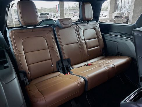 Used 2023 Lincoln Navigator Reserve AWD/4WD image 28