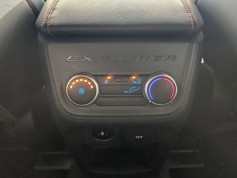 Certified 2025 Ford Explorer ST-Line image 19