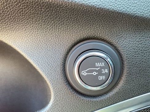 Used 2023 Buick Enclave Essence w/ Sport Touring Edition image 18