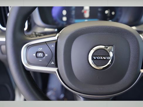 New 2025 Volvo XC60 B5 Core w/ Climate Package image 17