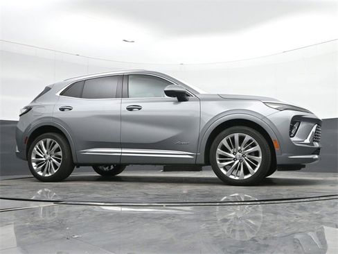 Used 2024 Buick Envision Avenir image 11