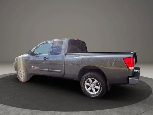 Used 2011 Nissan Titan SV w/ SV Value Truck Pkg image 7