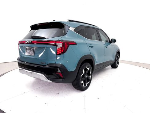Certified 2024 Kia Seltos EX FWD image 18