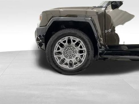 Used 2024 GMC Hummer EV 3X image 9