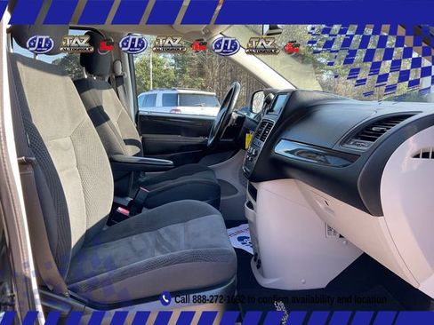 Used 2017 Dodge Grand Caravan SE w/ Power Window Group image 13