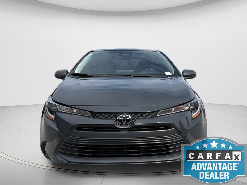 Used 2025 Toyota Corolla LE FWD image 2
