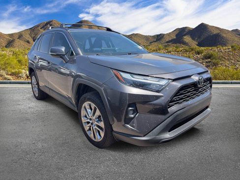 Used 2023 Toyota RAV4 XLE Premium FWD image 3